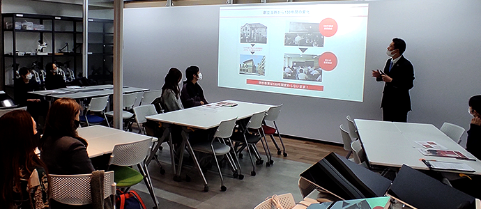説明会では、独自のICTツールやカリキュラム、国内外留学システムや施設など目に見えるスペックはもちろんですが、面倒見の良さや居心地のよい雰囲気、一生懸命な教職員の熱意を是非感じてもらいたいと思います。その上で何でも相談してください。一緒に夢を叶えましょう。