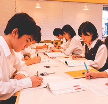 学籍管理ページでは、報告課題レポートやメディア学習報告課題レポートの提出状況や合格状況が確認できます。